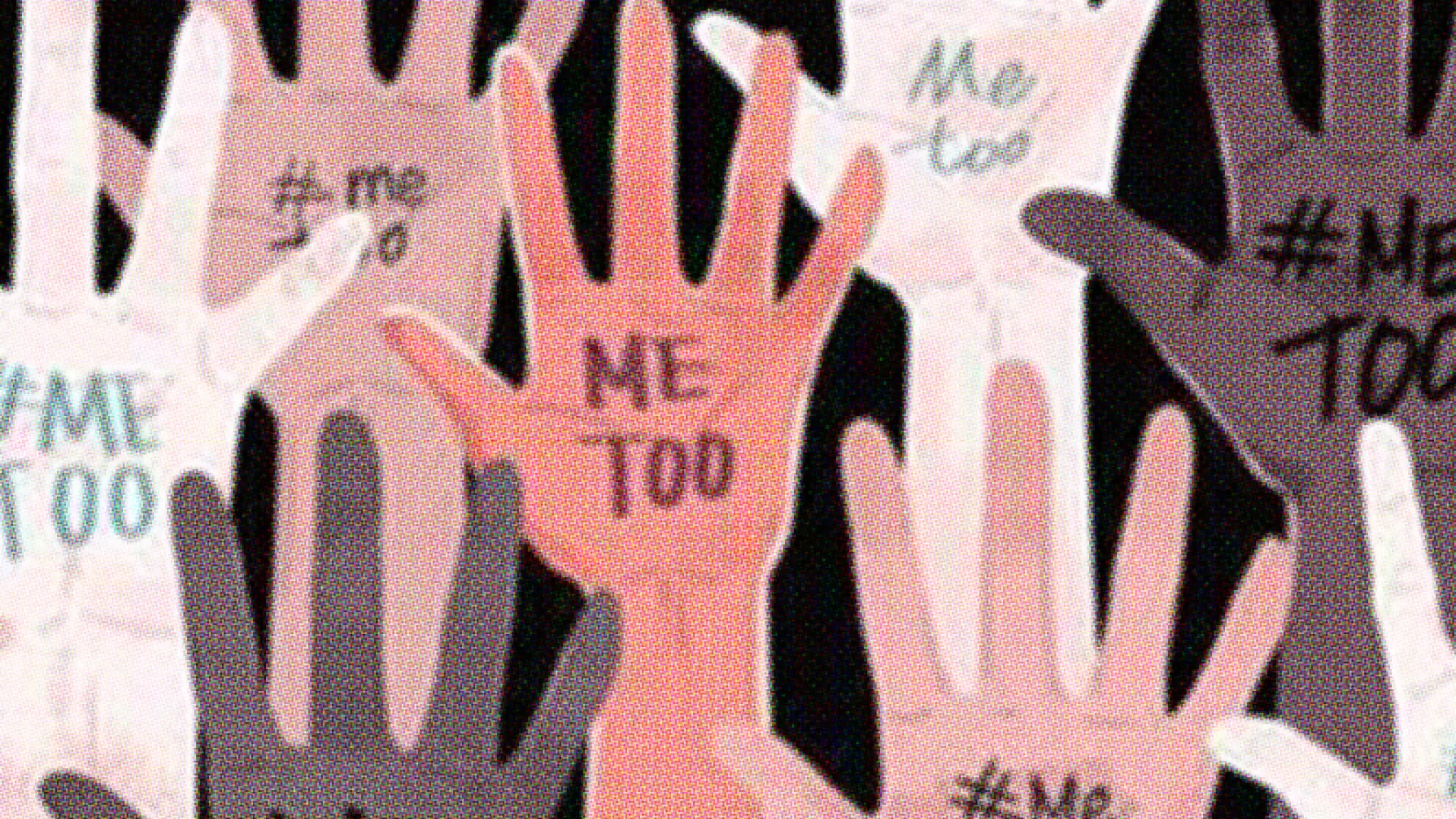 Illustratie van meerdere opgestoken handen in verschillende huidskleuren, met op elke hand de tekst "Me Too" of "#MeToo" geschreven, als symbool voor de MeToo-beweging tegen seksueel geweld en intimidatie.